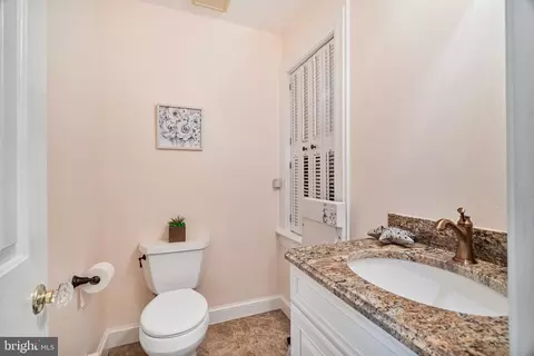 Bath - 15435 Good Hope Rd, Silver Spring, MD 20905 photo 1 of 4