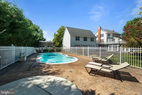 Exterior - 15435 Good Hope Rd, Silver Spring, MD 20905 photo 2 of 11