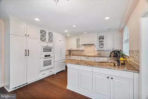 Kitchen - 15435 Good Hope Rd, Silver Spring, MD 20905 photo 1 of 3