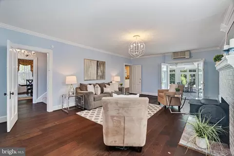 Living - 15435 Good Hope Rd, Silver Spring, MD 20905 photo 1 of 3