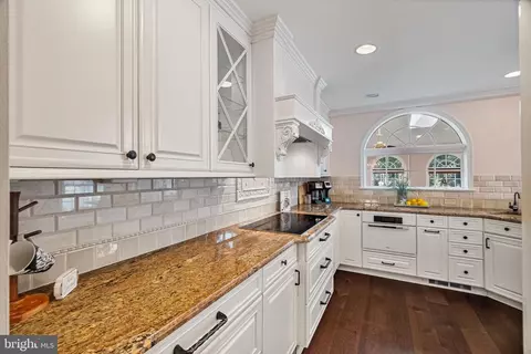 Kitchen - 15435 Good Hope Rd, Silver Spring, MD 20905 photo 3 of 3