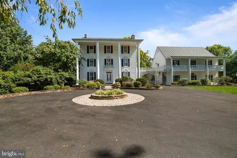 Exterior - 15435 Good Hope Rd, Silver Spring, MD 20905 photo 4 of 11