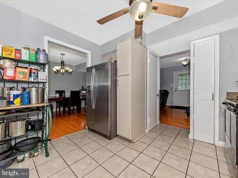 Entry Way - 2340 Sun Valley Cir #2-EF, Silver Spring, MD 20906 photo 4 of 5