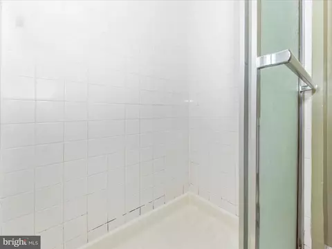 Bath - 2340 Sun Valley Cir #2-EF, Silver Spring, MD 20906 photo 6 of 9
