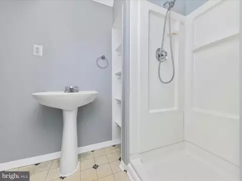 Bath - 2340 Sun Valley Cir #2-EF, Silver Spring, MD 20906 photo 9 of 9