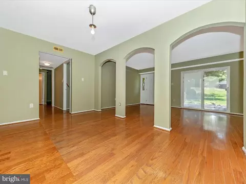 Living - 2340 Sun Valley Cir #2-EF, Silver Spring, MD 20906 photo 9 of 14