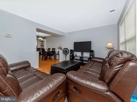 Living - 2340 Sun Valley Cir #2-EF, Silver Spring, MD 20906 photo 14 of 14