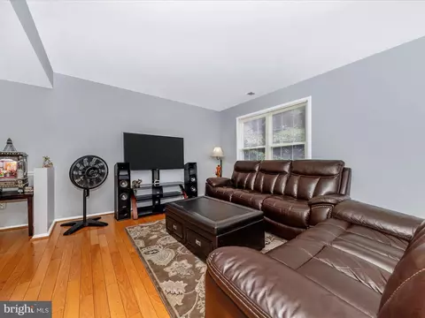 Living - 2340 Sun Valley Cir #2-EF, Silver Spring, MD 20906 photo 13 of 14