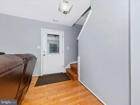 Entry Way - 2340 Sun Valley Cir #2-EF, Silver Spring, MD 20906 photo 3 of 5
