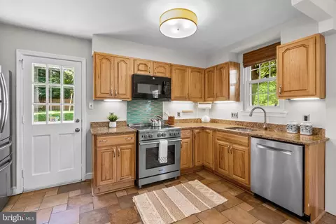 10016 Greenock Rd, Silver Spring, MD 20901 photo 18