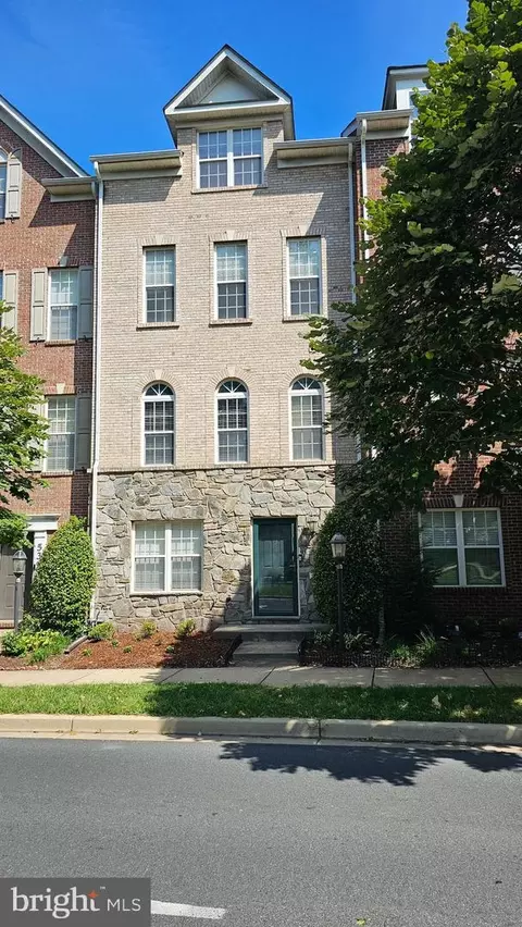 537 Girard St, Gaithersburg, MD 20877
