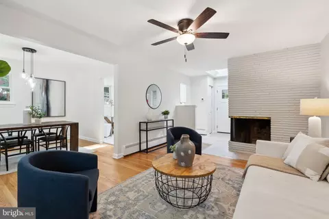 7402 Holly Ave, Takoma Park, MD 20912