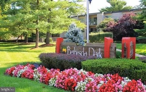 5113 Crossfield Ct #266, Rockville, MD 20852