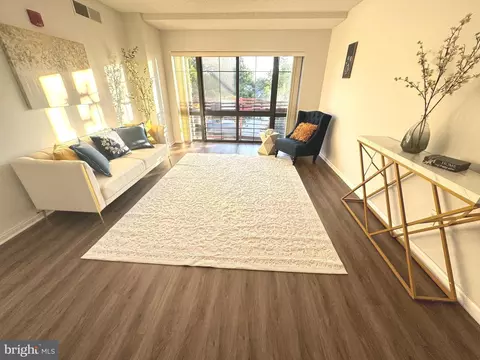 7915 Eastern Ave #408, Silver Spring, MD 20910 photo 2