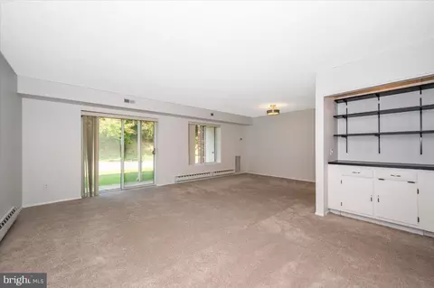 Living - 3511 Forest Edge Dr #17-1F, Silver Spring, MD 20906 photo 3 of 10