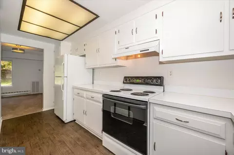 Kitchen - 3511 Forest Edge Dr #17-1F, Silver Spring, MD 20906 photo 2 of 5
