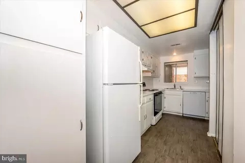 Kitchen - 3511 Forest Edge Dr #17-1F, Silver Spring, MD 20906 photo 5 of 5