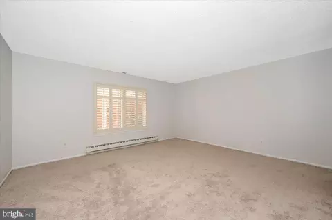 Living - 3511 Forest Edge Dr #17-1F, Silver Spring, MD 20906 photo 10 of 10