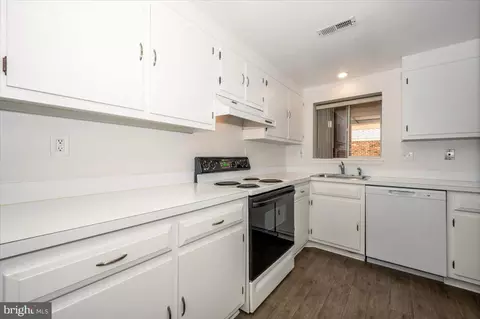 Kitchen - 3511 Forest Edge Dr #17-1F, Silver Spring, MD 20906 photo 4 of 5
