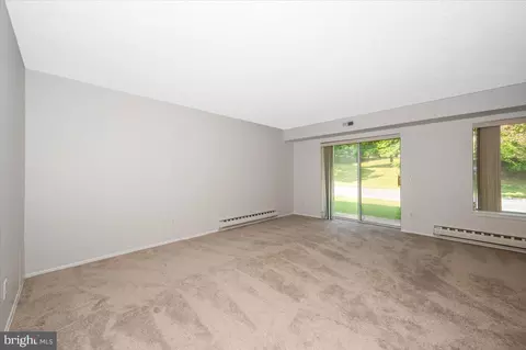 Living - 3511 Forest Edge Dr #17-1F, Silver Spring, MD 20906 photo 1 of 10