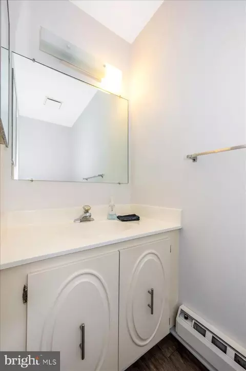 Bath - 3511 Forest Edge Dr #17-1F, Silver Spring, MD 20906 photo 1 of 3