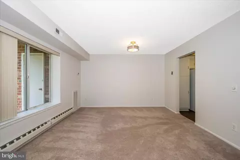 Living - 3511 Forest Edge Dr #17-1F, Silver Spring, MD 20906 photo 7 of 10