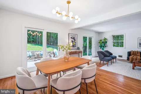 Dining - 9210 Watson Rd, Silver Spring, MD 20910 photo 2 of 4