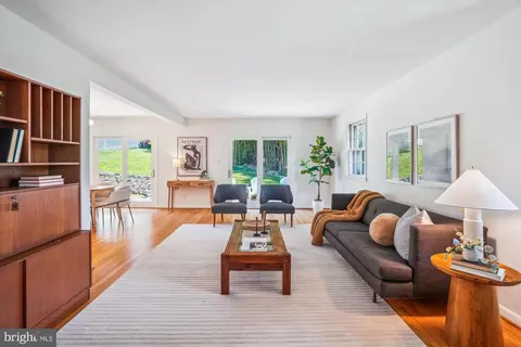 Living - 9210 Watson Rd, Silver Spring, MD 20910 photo 2 of 10
