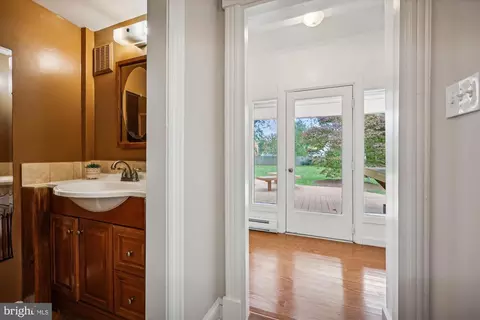 637 Ritchie Ave, Silver Spring, MD 20910 photo 10