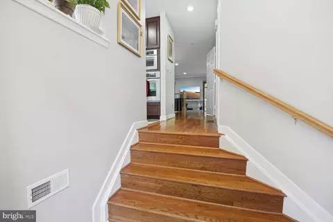 10929 Rocky Mount Way, Silver Spring, MD 20902 photo 3