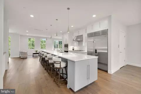 590 Brookes Ridge Ct, Bethesda, MD 20816