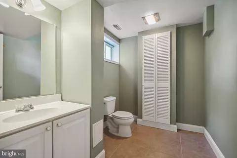 400 Hinsdale Ct, Silver Spring, MD 20901 photo 39