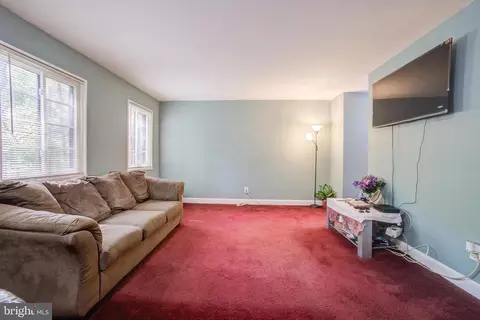 Living - 8718 Manchester Rd #4, Silver Spring, MD 20901 photo 2 of 3