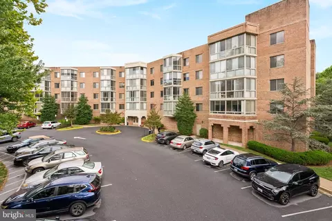 2900 N Leisure World Blvd #201, Silver Spring, MD 20906