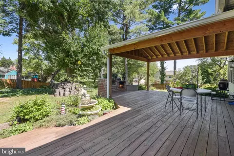 Exterior - 14205 Burning Bush Ln, Silver Spring, MD 20906 photo 7 of 12