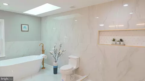Bath - 709 Brandon Green Dr, Silver Spring, MD 20904 photo 3 of 10