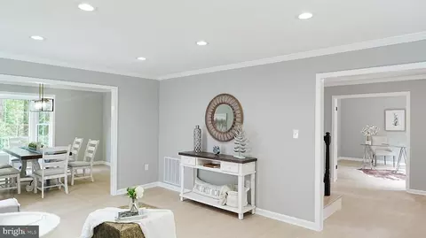 Entry Way - 709 Brandon Green Dr, Silver Spring, MD 20904 photo 5 of 7