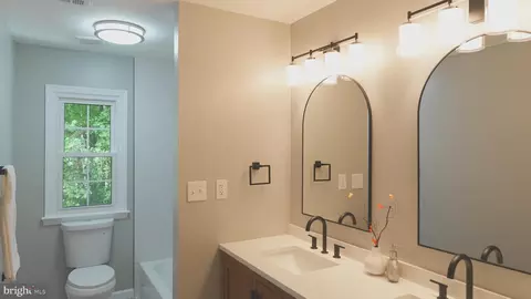 Bath - 709 Brandon Green Dr, Silver Spring, MD 20904 photo 9 of 10