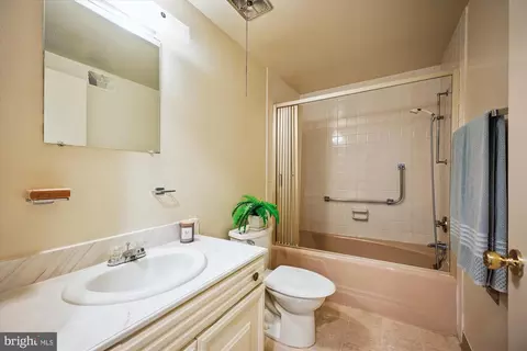 3408 Chiswick Ct #47-2F, Silver Spring, MD 20906 photo 12