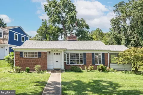 8920 Ridge Pl, Bethesda, MD 20817