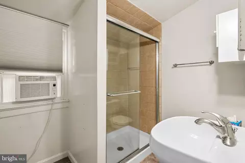 Bath - 109 Eastmoor Dr, Silver Spring, MD 20901 photo 2 of 3
