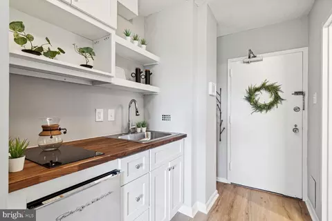 5500 Friendship Blvd #1407N, Chevy Chase, MD 20815