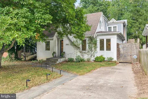 9803 Mcmillan Ave, Silver Spring, MD 20910 photo 2