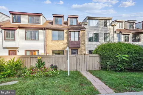 10010 Forest View Pl, Montgomery Village, MD 20886