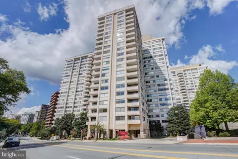 4515 Willard Ave #909S, Chevy Chase, MD 20815