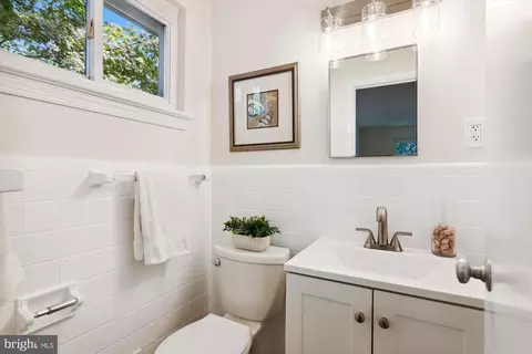 Bath - 1200 Ballard St, Silver Spring, MD 20910 photo 1 of 4