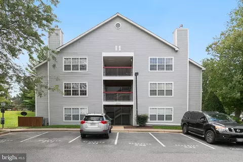 9906 Boysenberry Way #118, Gaithersburg, MD 20879