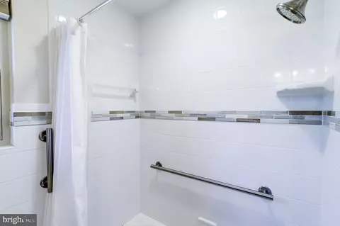 Bath - 709 Brantford Ave, Silver Spring, MD 20904 photo 6 of 10