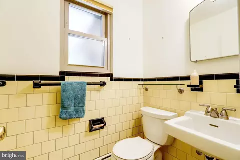 Bath - 709 Brantford Ave, Silver Spring, MD 20904 photo 1 of 10