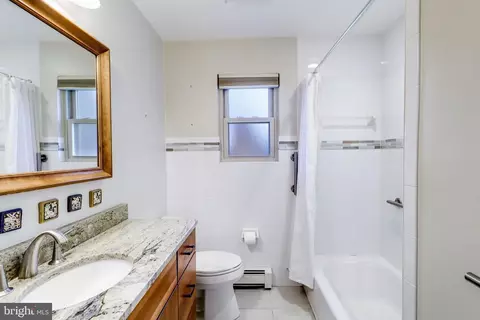 Bath - 709 Brantford Ave, Silver Spring, MD 20904 photo 5 of 10